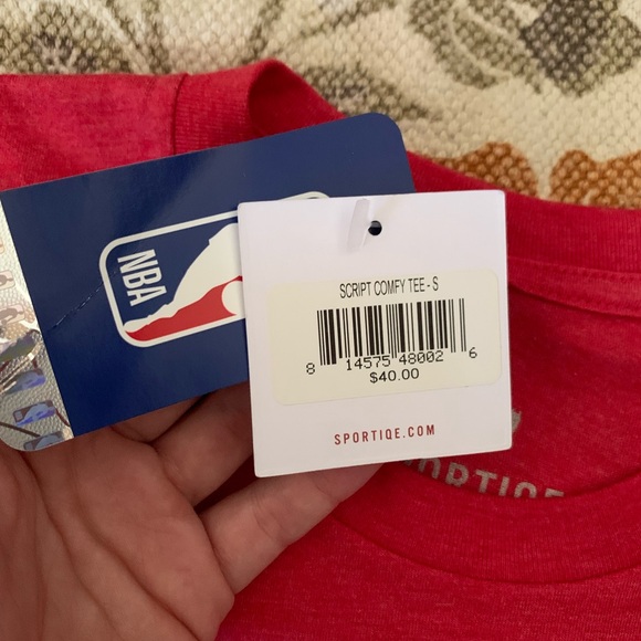 New with tags NBA Chicago bulls men’s tshirt red size small - Picture 2 of 5